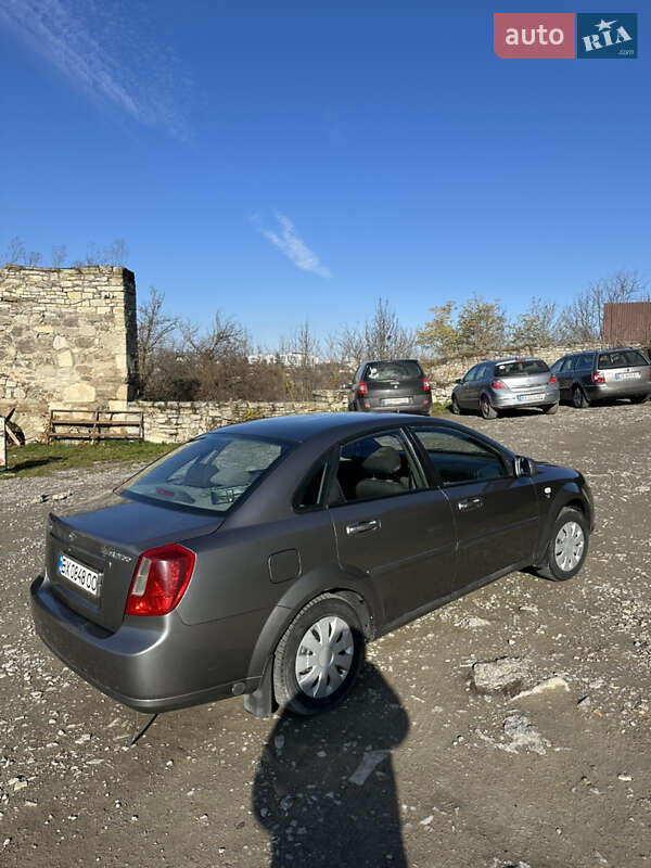 Седан Daewoo Gentra 2013 в Дунаевцах