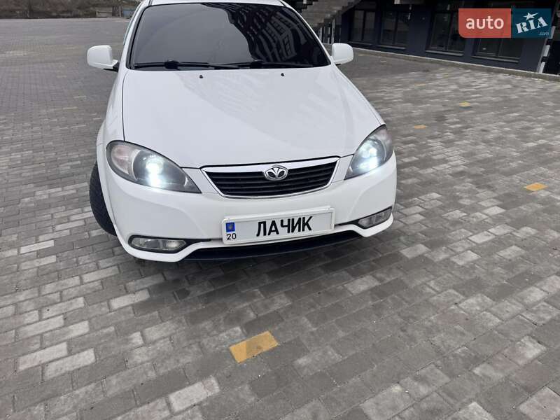 Седан Daewoo Gentra 2013 в Вінниці