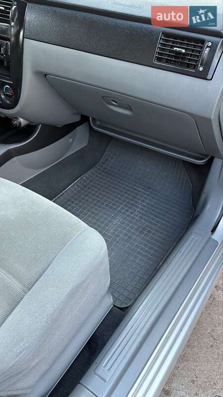 Седан Daewoo Gentra 2013 в Кривом Роге