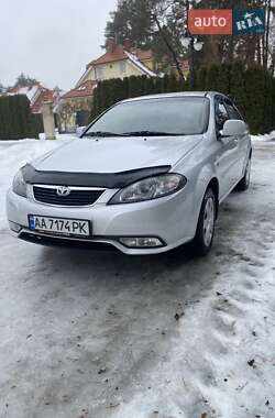 Седан Daewoo Gentra 2013 в Киеве
