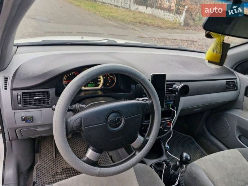 Седан Daewoo Gentra 2014 в Ровно фото 4 Седан Daewoo Gentra 2014 в Ровно