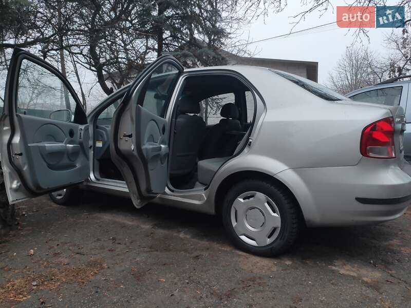 Седан Daewoo Kalos 2005 в Виннице