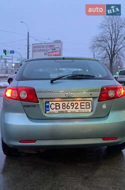 Хэтчбек Daewoo Lacetti 2004 в 