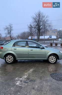 Хэтчбек Daewoo Lacetti 2004 в 