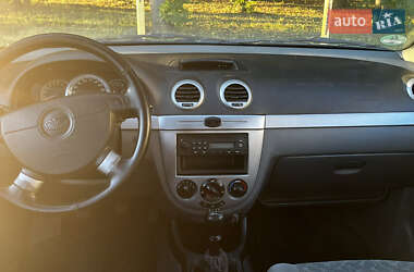 Хэтчбек Daewoo Lacetti 2004 в 