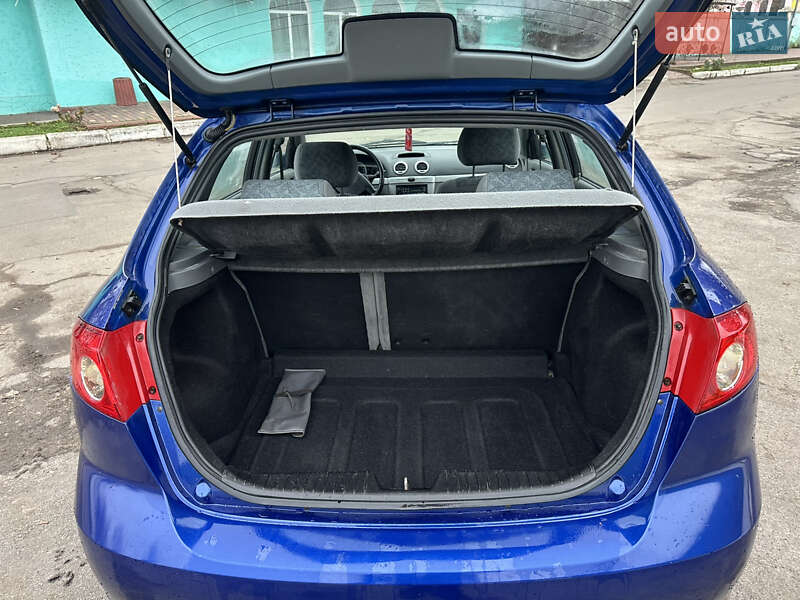 Хетчбек Daewoo Lacetti 2004 в Первомайську