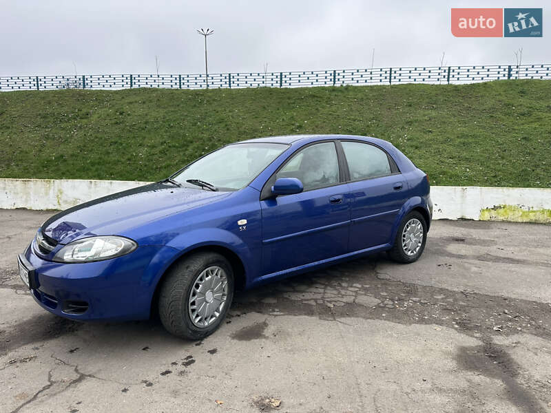 Хетчбек Daewoo Lacetti 2004 в Первомайську