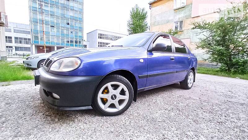 Седан Daewoo Lanos 1999 в Львове