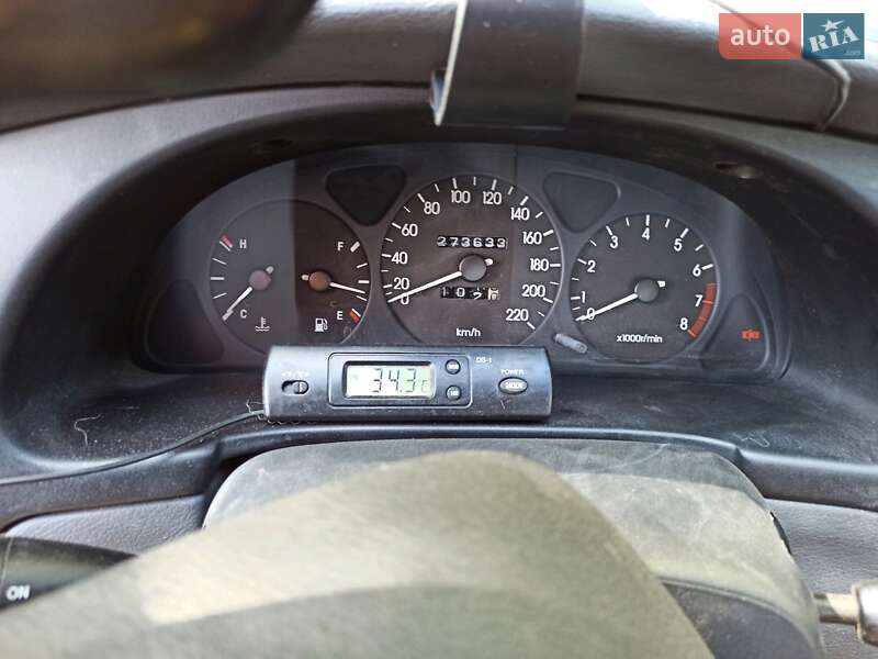 Седан Daewoo Lanos 2003 в Киеве