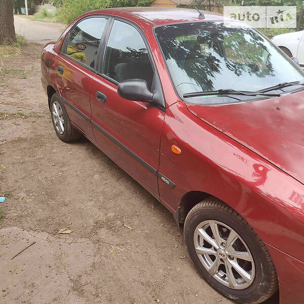 Седан Daewoo Lanos 2004 в Кривом Роге
