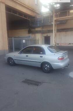 Седан Daewoo Lanos 2001 в Кривом Роге