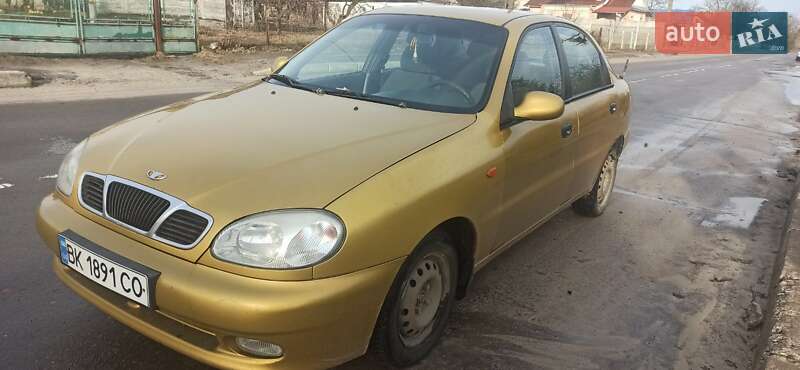 Седан Daewoo Lanos 2002 в Рівному