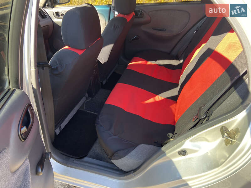 Седан Daewoo Lanos 2005 в Днепре