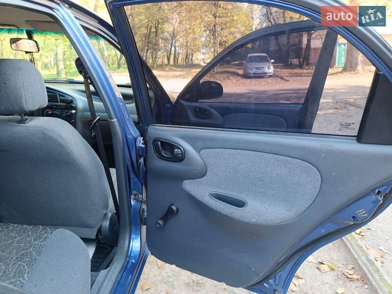 Седан Daewoo Lanos 2004 в Чернигове