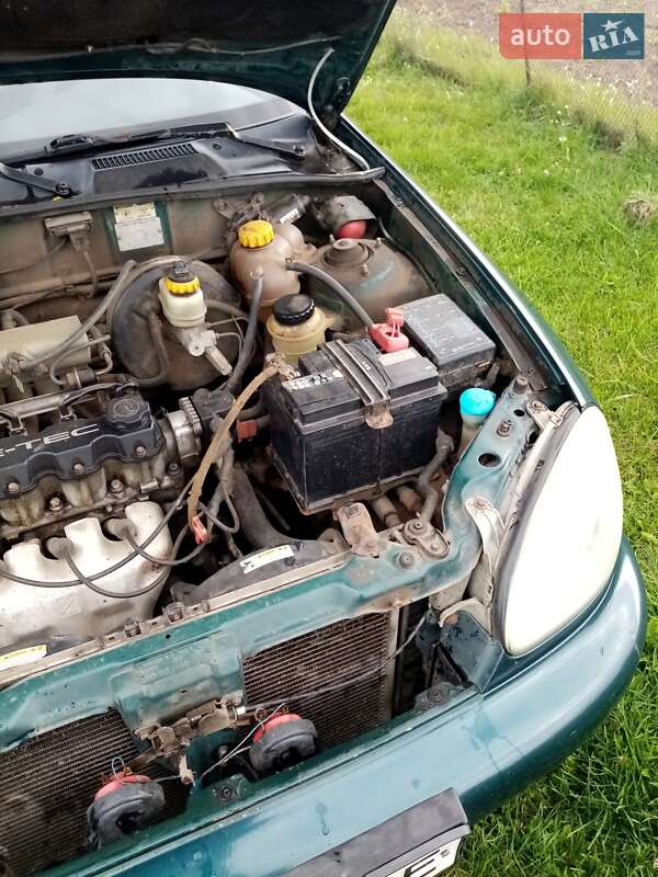 Седан Daewoo Lanos 1998 в Черкассах