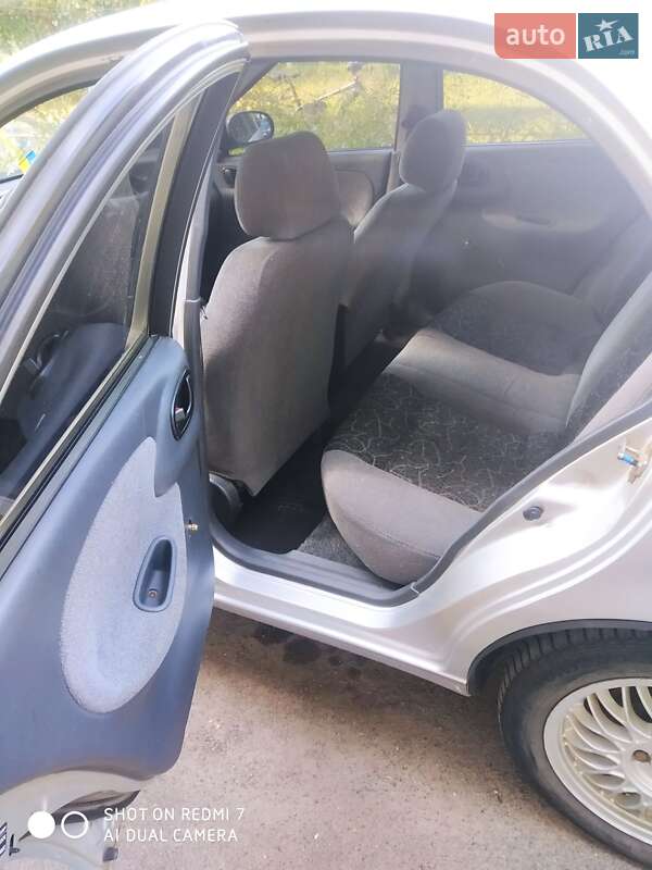 Седан Daewoo Lanos 2006 в Киеве