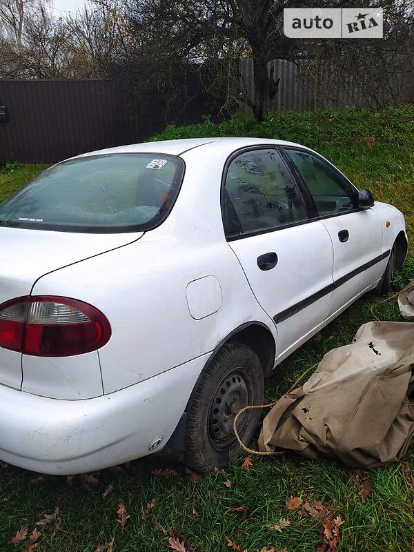 Седан Daewoo Lanos 1998 в Мерефа