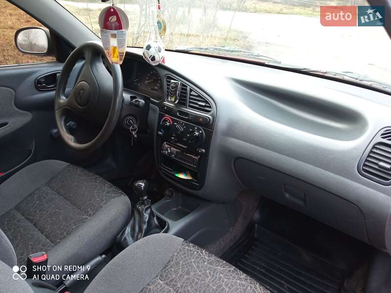 Седан Daewoo Lanos 2008 в Деражне