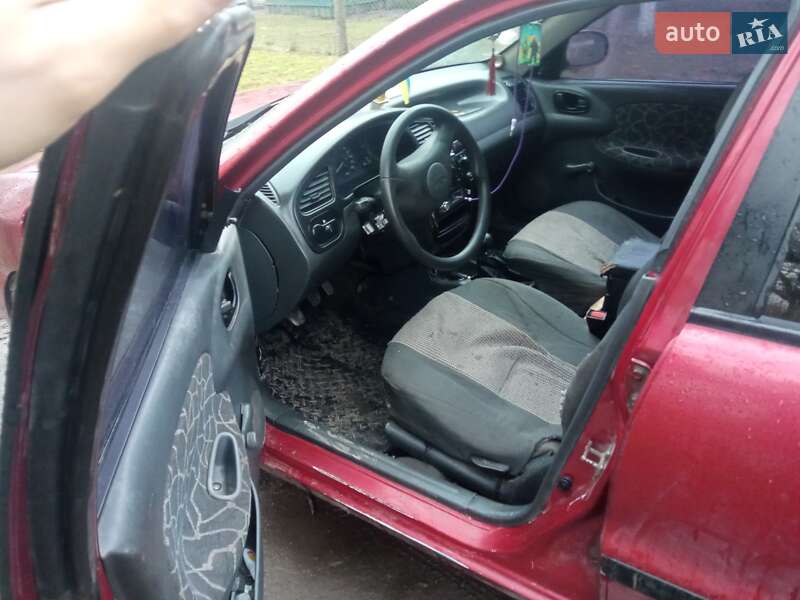 Седан Daewoo Lanos 2002 в Житомире