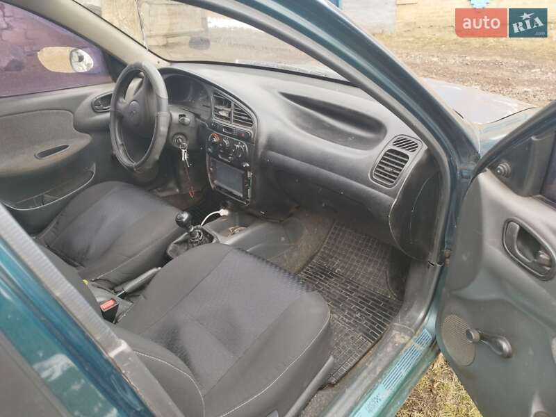 Седан Daewoo Lanos 2004 в Кропивницком