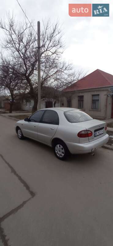 Седан Daewoo Lanos 2004 в Николаеве