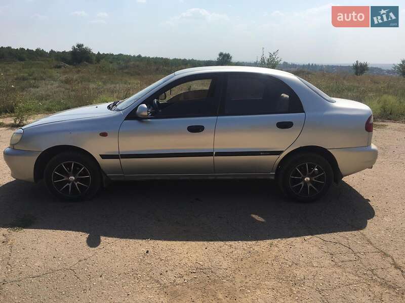 Седан Daewoo Lanos 2002 в Константиновке