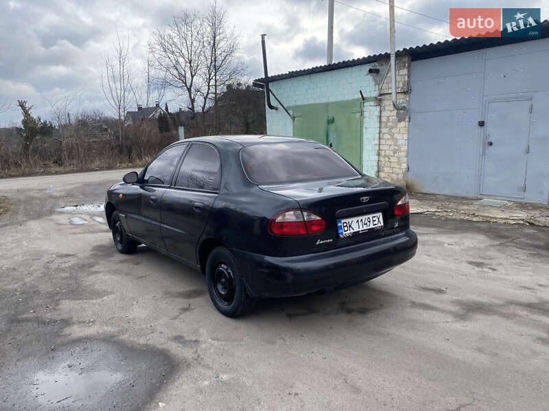 Седан Daewoo Lanos 2008 в Дубні