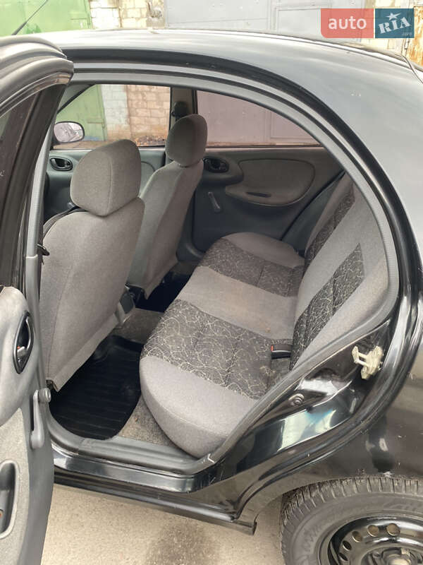 Седан Daewoo Lanos 2008 в Дубні