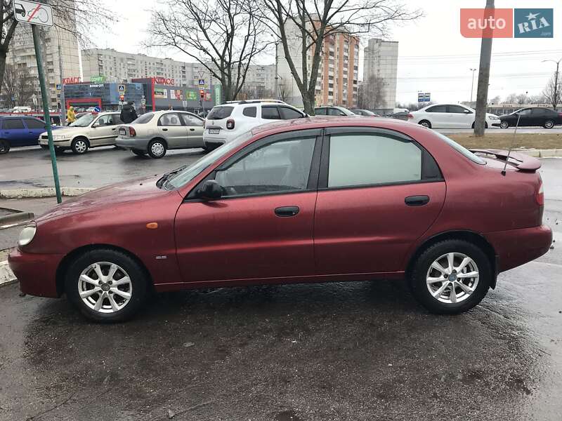 Седан Daewoo Lanos 2002 в Харькове