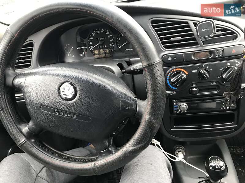 Седан Daewoo Lanos 2002 в Харькове