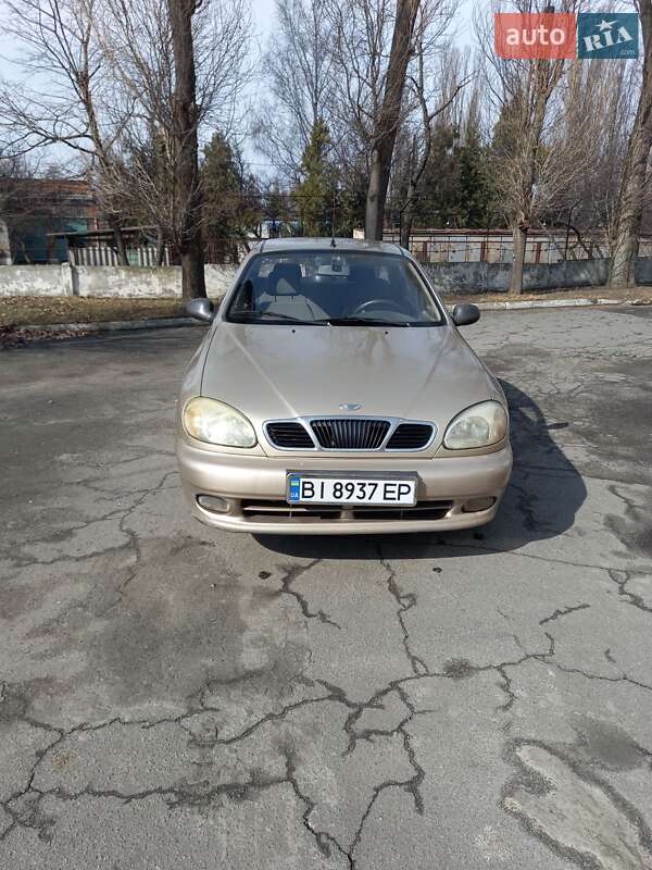 Седан Daewoo Lanos 2008 в Горішніх Плавнях