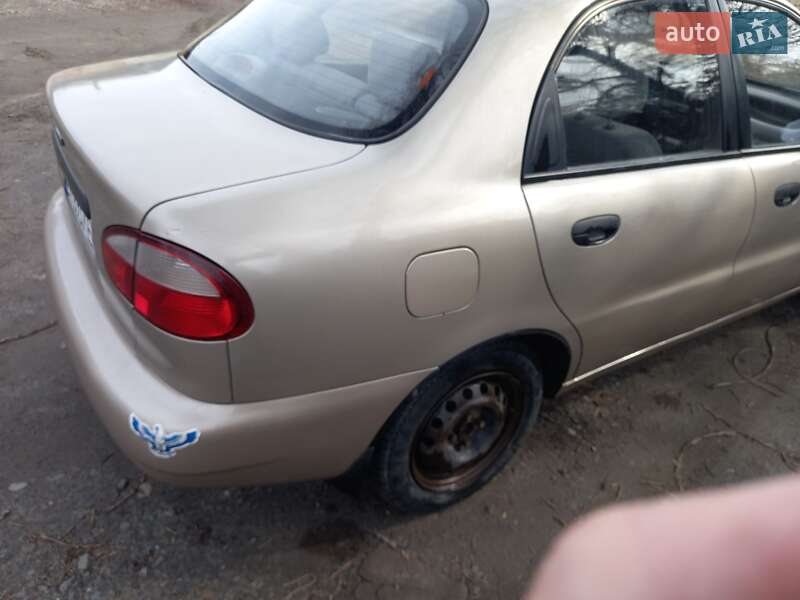 Седан Daewoo Lanos 2008 в Горішніх Плавнях