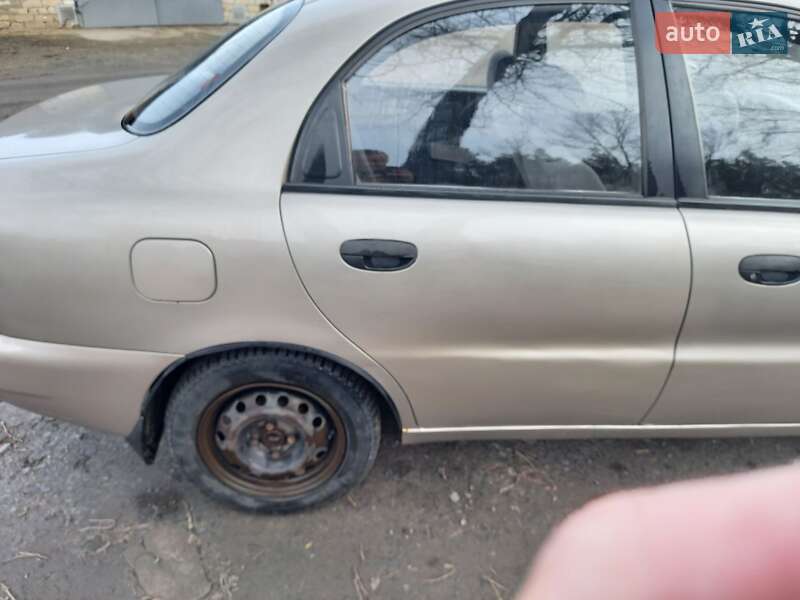 Седан Daewoo Lanos 2008 в Горішніх Плавнях