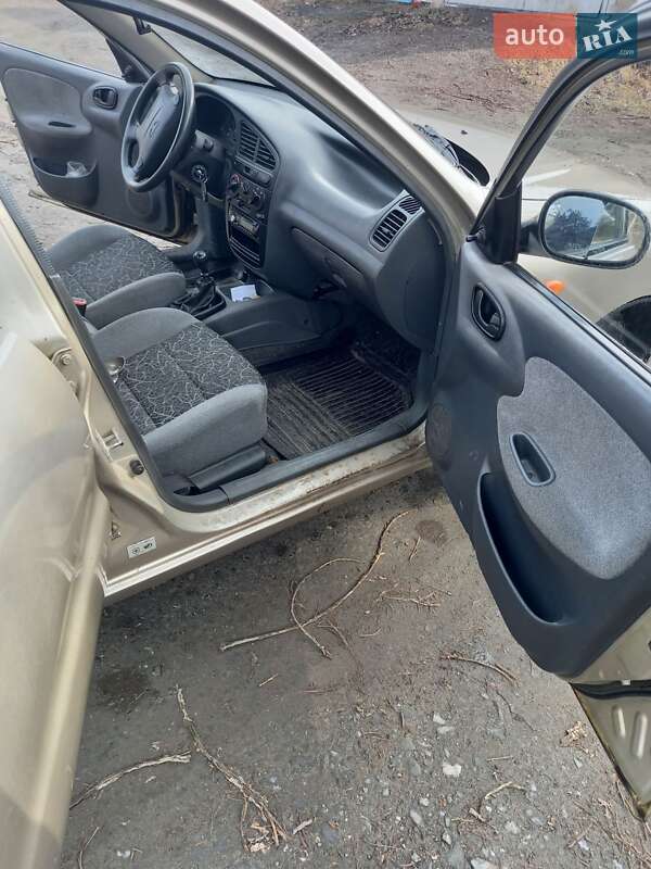 Седан Daewoo Lanos 2008 в Горішніх Плавнях
