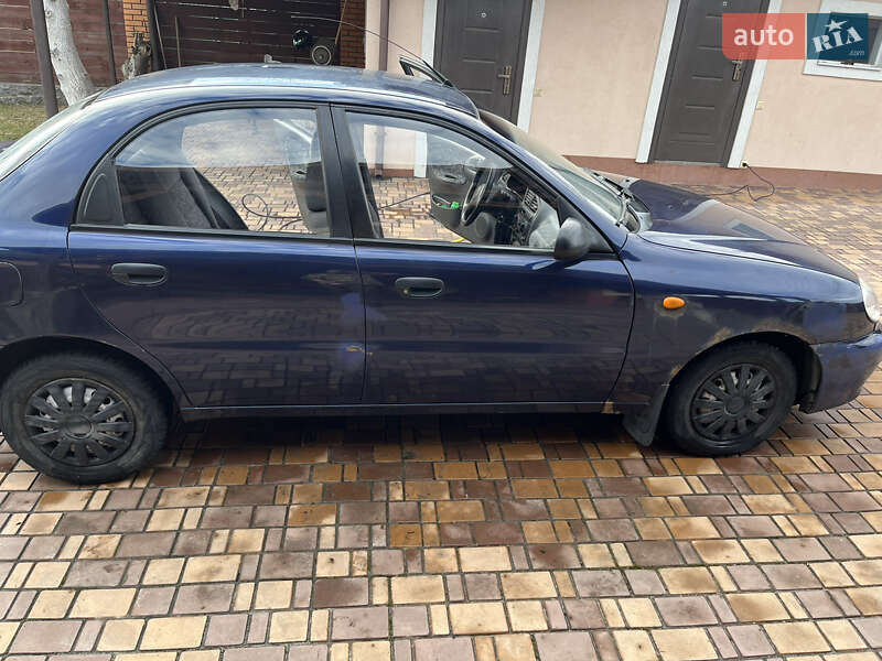 Седан Daewoo Lanos 2003 в Киеве