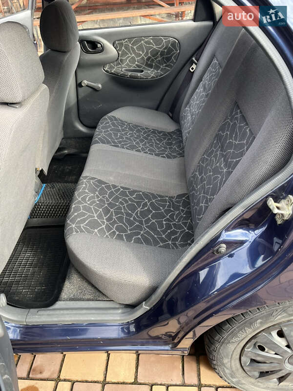 Седан Daewoo Lanos 2003 в Києві