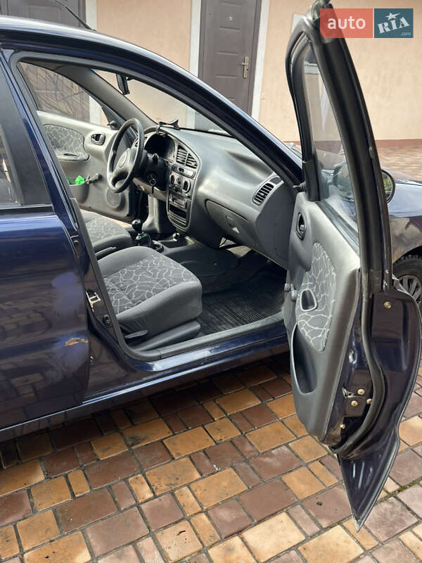 Седан Daewoo Lanos 2003 в Києві