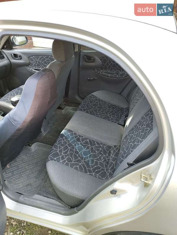 Седан Daewoo Lanos 2004 в Ивано-Франковске