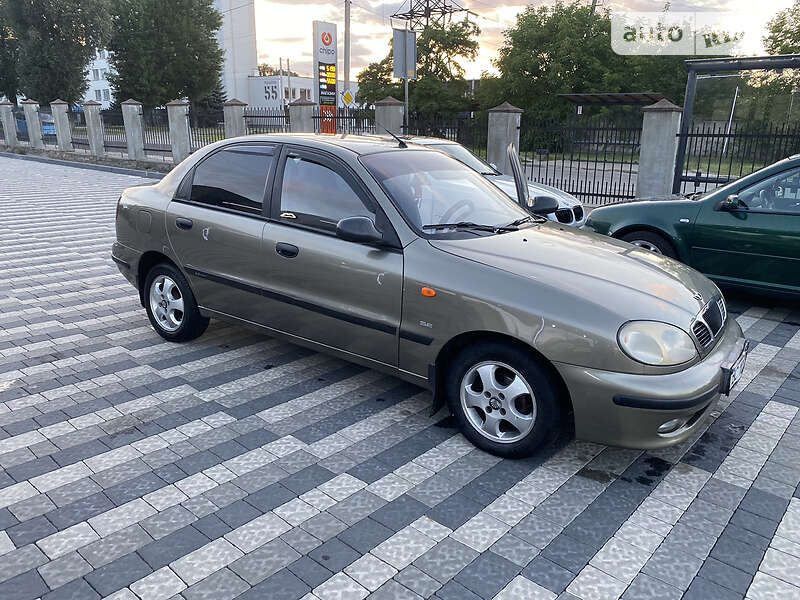 Седан Daewoo Lanos 2004 в Львове