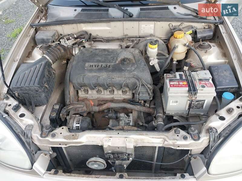 Седан Daewoo Lanos 2004 в Городищеві