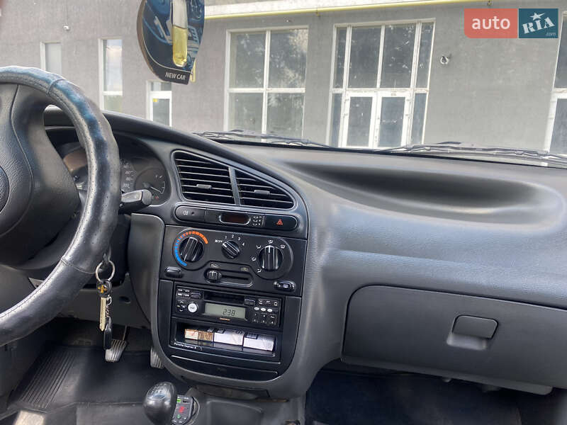 Седан Daewoo Lanos 2002 в Хмельницькому