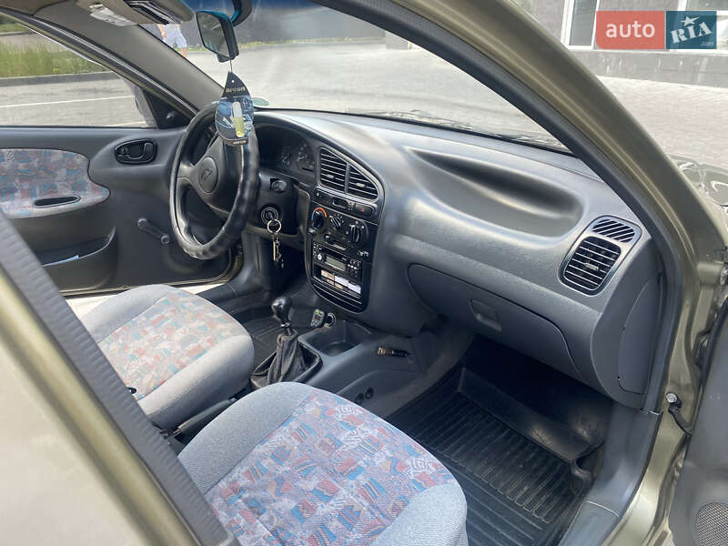 Седан Daewoo Lanos 2002 в Хмельницькому