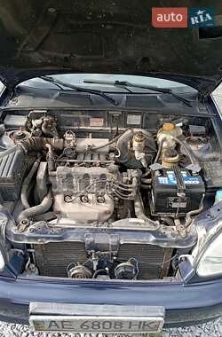 Седан Daewoo Lanos 2002 в Днепре