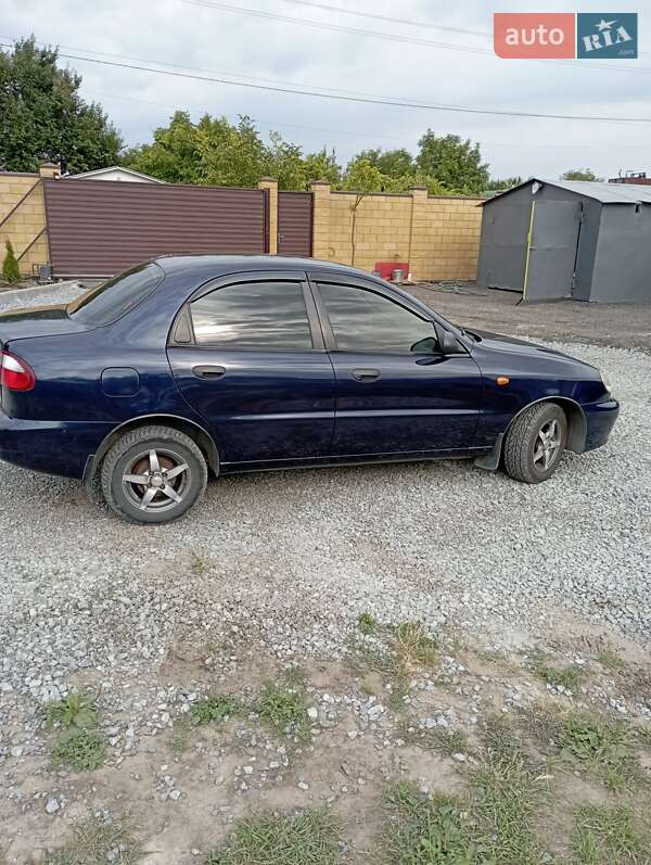 Седан Daewoo Lanos 2002 в Днепре