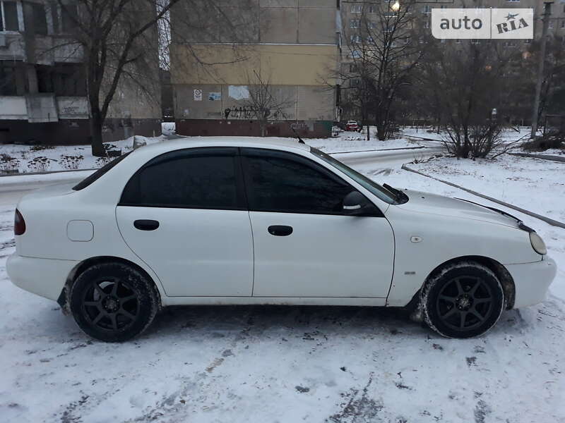 Седан Daewoo Lanos 2003 в Дніпрі