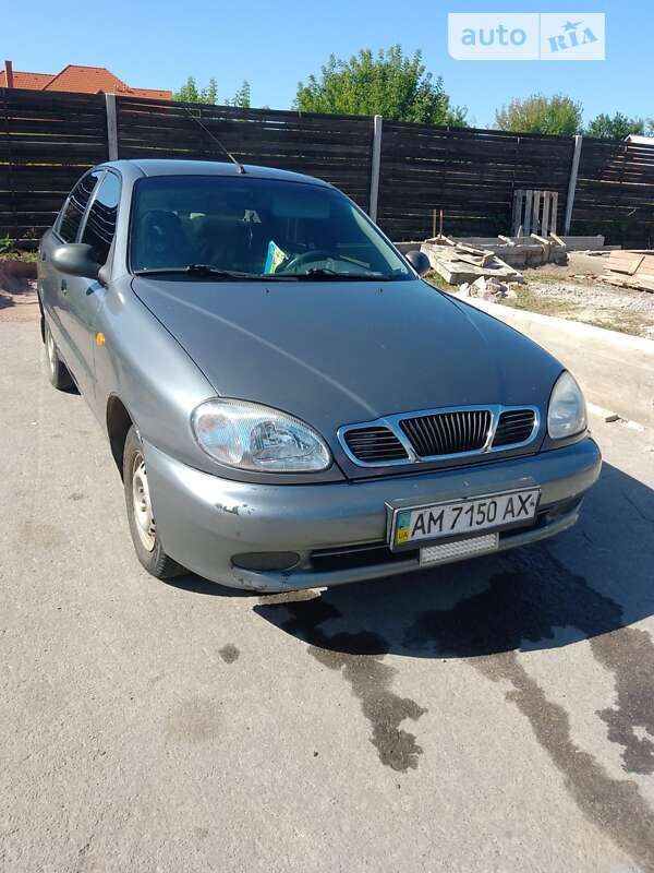 Седан Daewoo Lanos 2009 в Овруче