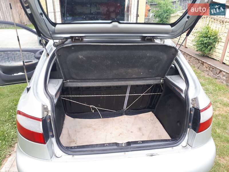 Хетчбек Daewoo Lanos 1998 в Рокитному