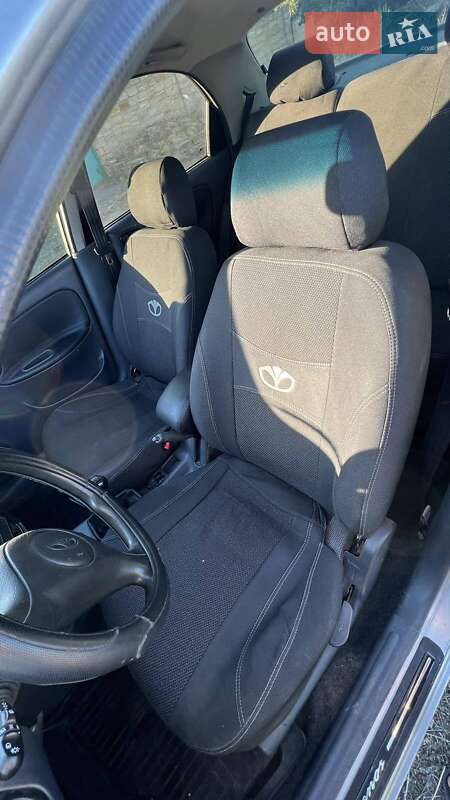 Седан Daewoo Lanos 2004 в Одессе