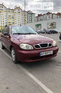 Седан Daewoo Lanos 2004 в Надвірній