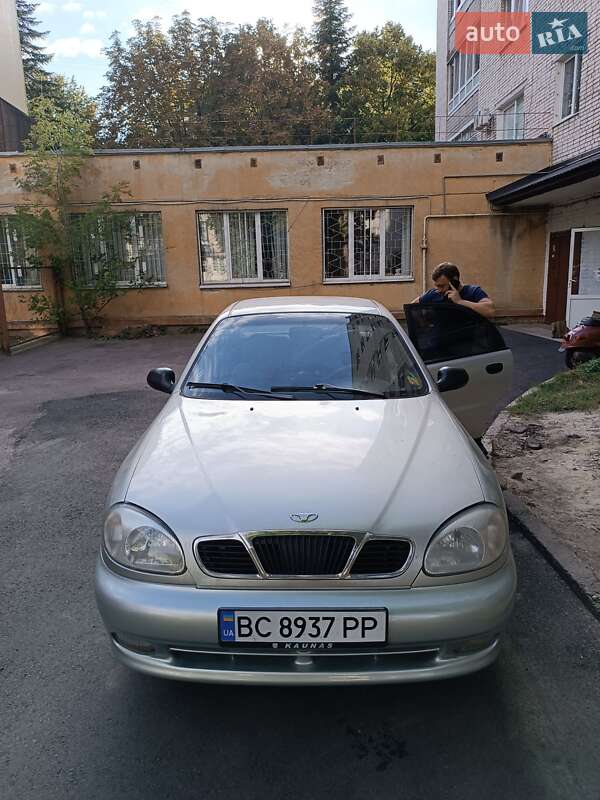 Седан Daewoo Lanos 2003 в Львове